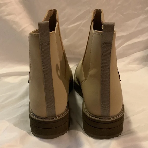 Chelsea Midform Boot - Picture 3 of 4